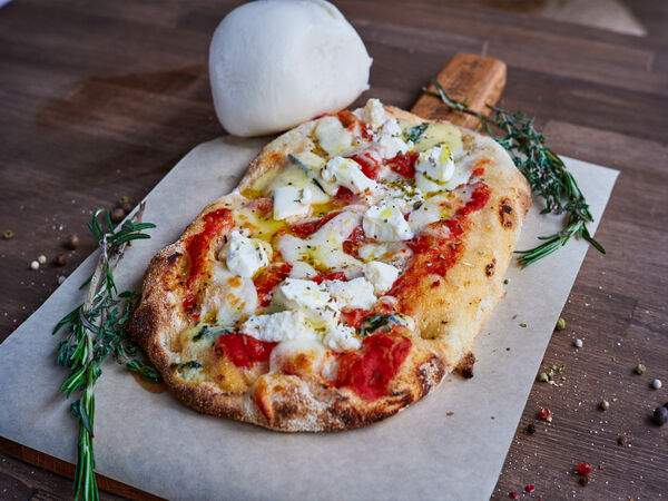 Grill & Pizza by Bottega Toscana - Пинса Четыре сыра