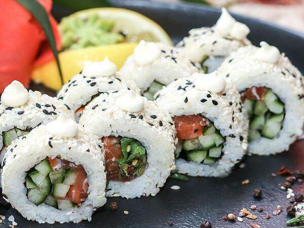 Катана - Ролл Калифорния Кунжут-лосось