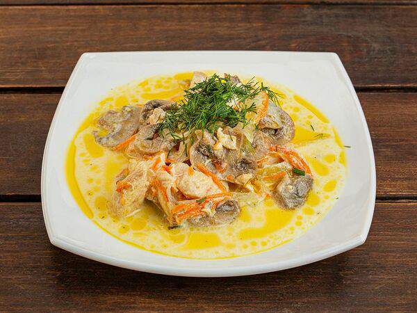 Столовочка - Фрикасе из филе с грибами в сливочном соусе