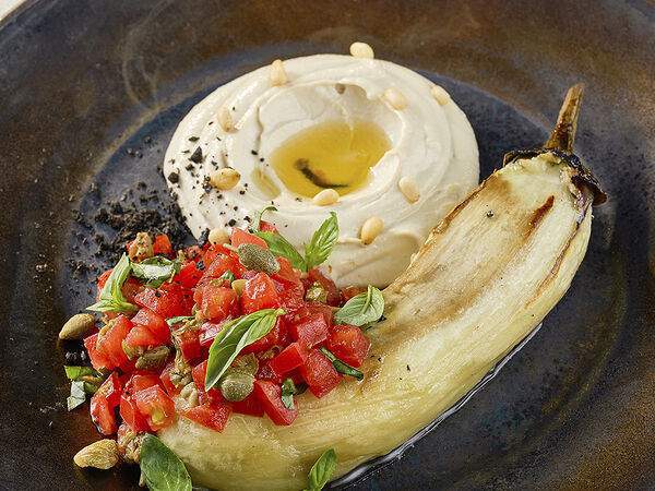 Урюк - Баклажан с тхиной и томатами конкассе