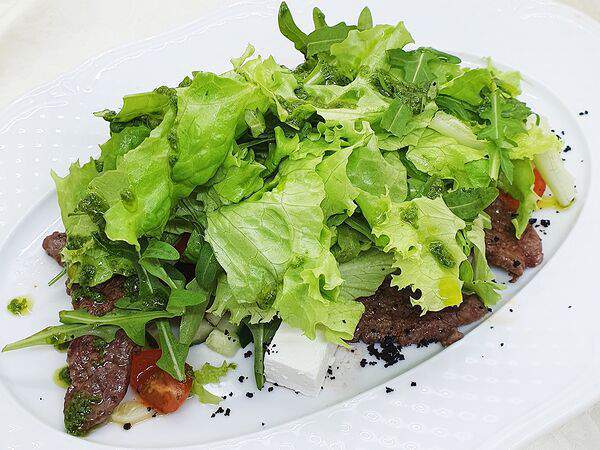 Васнецовъ - Салат Фермерский из обжаренной телятины