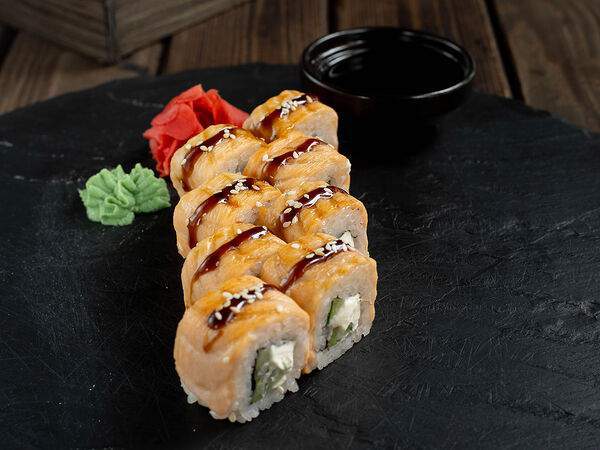 Крафт-кафе Вжарим - Ролл Филадельфия запеченный с лососем