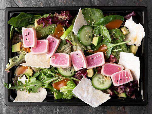 Godzilla sushi - Зелёный салат с тунцом