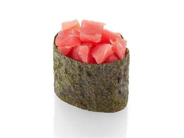 Урюк - Гункан с тунцом