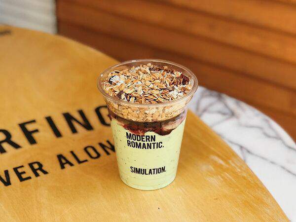 Surf coffee x muses - Йогурт с матчей и малиной