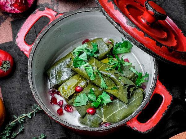 Бакладжан - Долма с соусом мацони