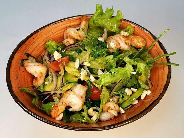 Tartine - Салат с креветками и авокадо