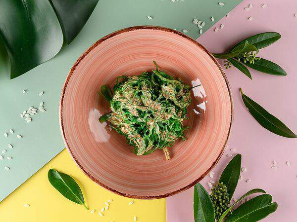 Мох - Салат Чука под ореховым соусом