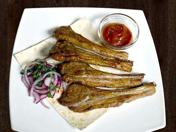 Трактиръ - Шашлык из бараньей корейки на углях