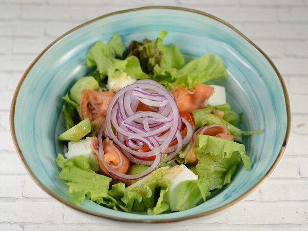 Kontrast gusto - Салат из сёмги слабого посола и сыра фета