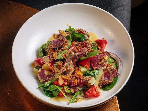 Мона - Салат с говядиной в тайском стиле