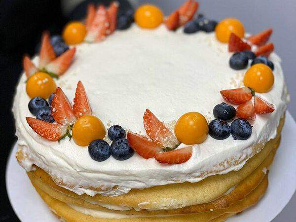 Нельзя - Молочная девочка с персиками