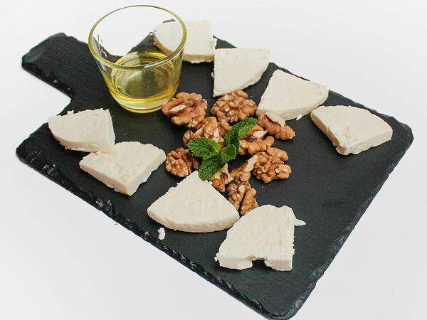 Пиросмани - Домашний сыр с медом