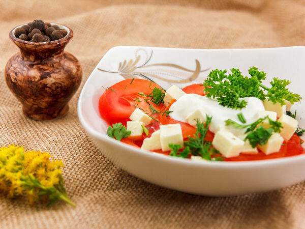 Кафе вегетарианской кухни Радхика - Салат Томат панир