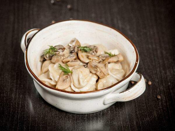 Сибирская Корона - Домашние пельмени в грибном соусе