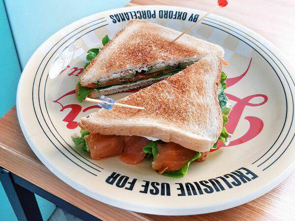 Cake & Coffee Union - Сэндвич с лососем