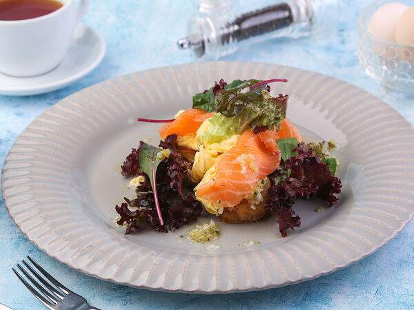 Гранд Буфет - Омлет Скрэмбл с лососем