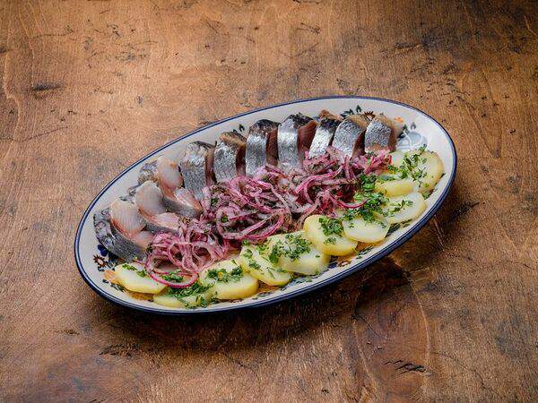 Уголек - Сельдь с картофелем