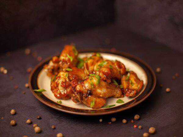 МясникOFF - Крылышки в остром соусе Шрирача