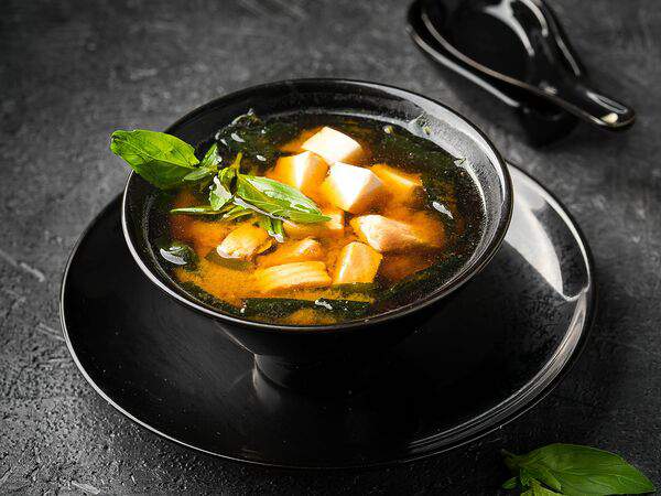 Базилико Пицца - Мисо суп с лососем