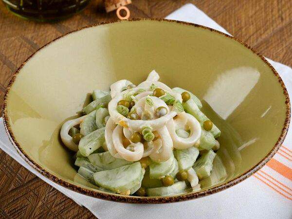 Агонь BBQ Ratskeller - Салат с кальмаром