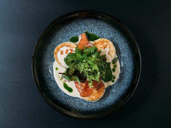 Прага - Несладкие сырники со слабосоленым лососем