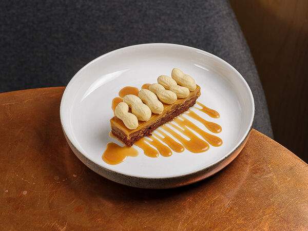 Мона - Сникерс