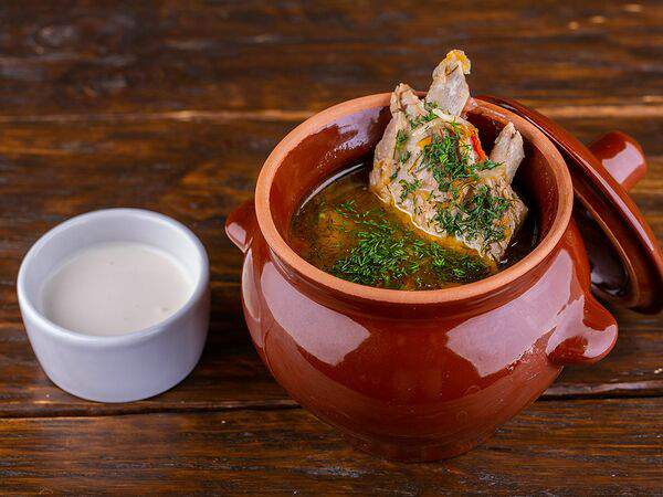 Бани Алексеева - Щи из квашеной капусты со свиными ребрышками