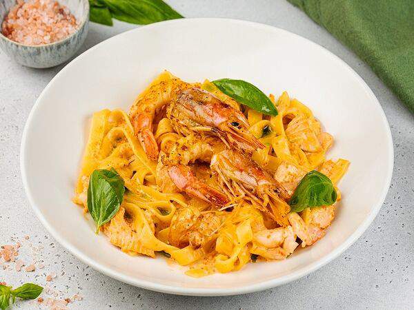 АндерСон - Феттуччине в кремовом соусе биск с лососем