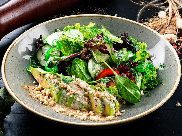 Березка - Салат с авокадо и вакаме водорослями