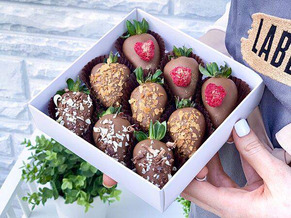 Labberry клубника в шоколаде - Набор 9 клубник в молочном шоколаде