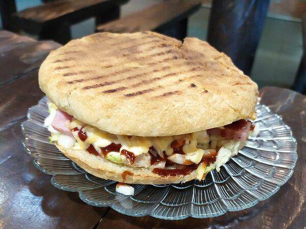 Варвар Кинг - Бургер-гриль в хрустящей булочке