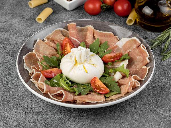 Basilico - Буррата с прошутто крудо