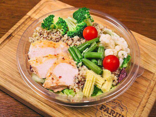 #FARШ - Салат с курицей и киноа