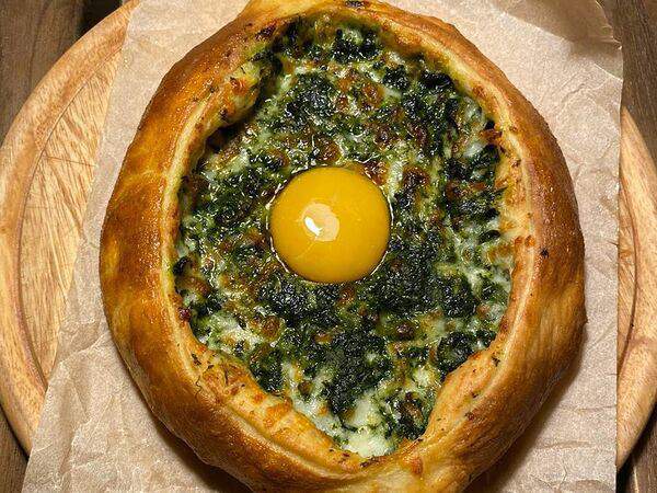 Чача-Рача - Хачапури по-аджарски со шпинатом