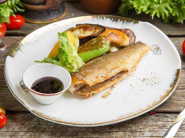 Nar & Sharab - Сибас с овощами