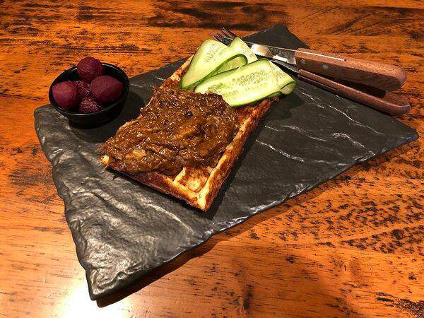 Hamilton's pub - Вафля по-ливерпульски