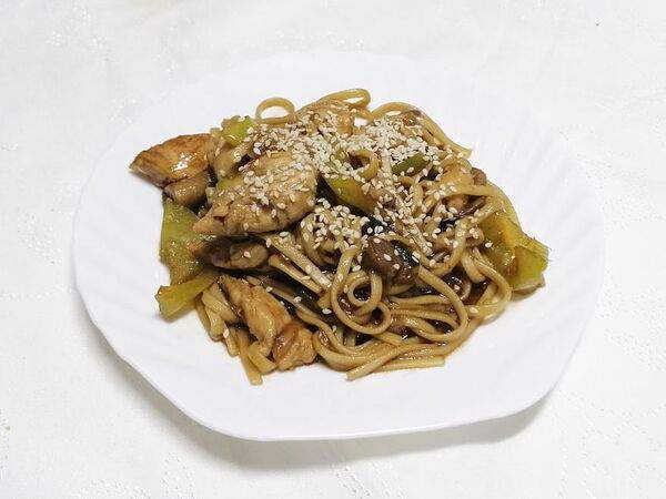 Три правила - Лапша удон с курицей