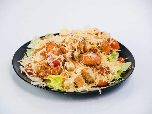 Royalrolls - Салат Цезарь с лососем