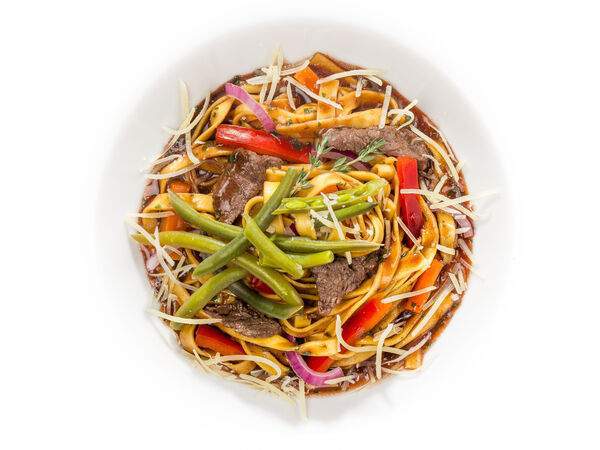 Перчини - Паста с говядиной и овощами