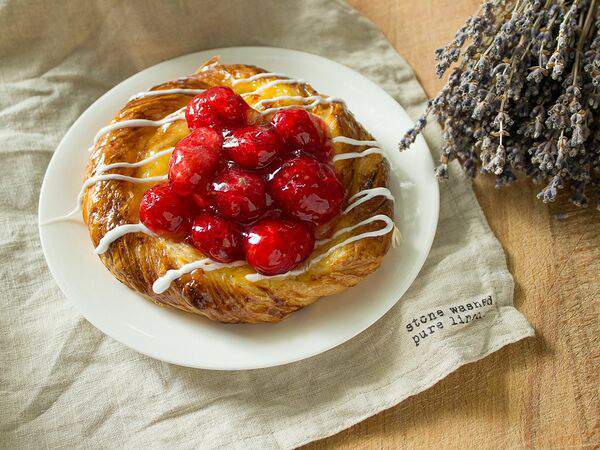 Хлебные истории - Вензель с ягодой