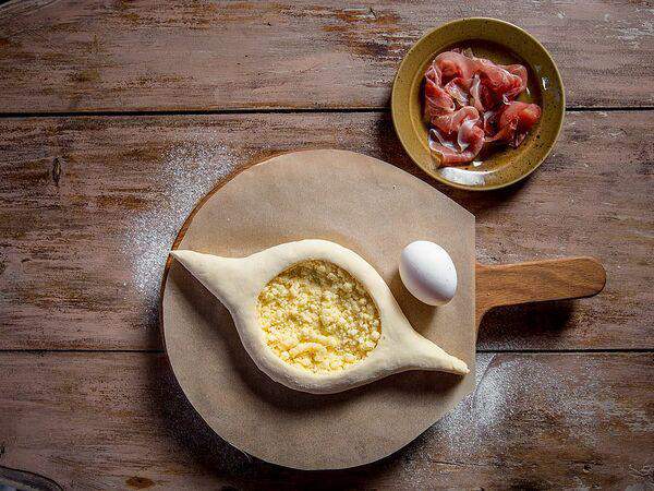 Ткемали - Хачапури по-аджарски с прошутто полуфабрикат