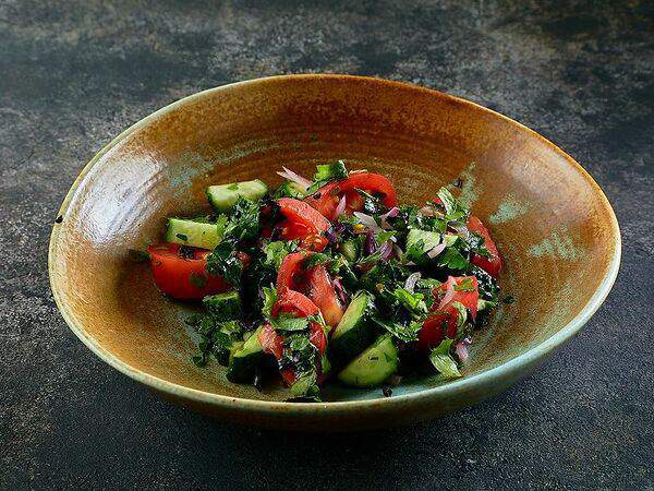 Двор Помидор - Салат по-грузински со специями