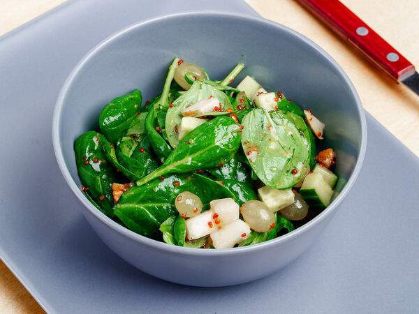 Pita's - Салат с грушей и медово-горчичной заправкой