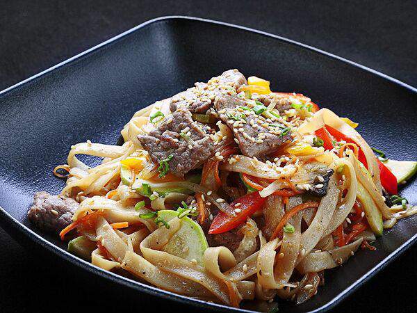 Sushi maki - Лапша удон с говядиной