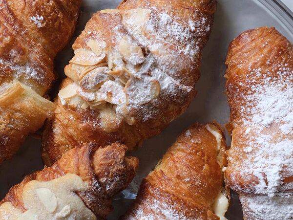 Bisou Bisou Bistro - Круассаны