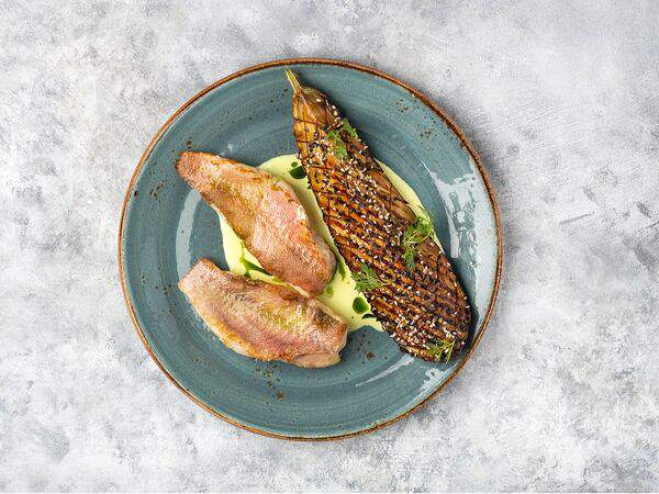 Пшеничный кот - Филе окуня с печеным баклажаном под соусом берблан