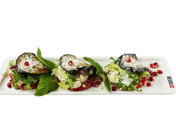 Beer & Fire Grill - Баклажаны с имеретинским сыром и томатами