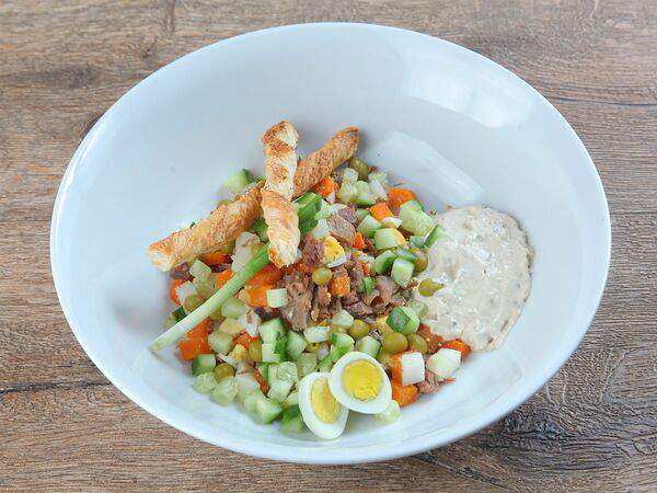 Дюжина - Салат от Люсьена Оливье с говяжьим языком