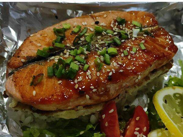 Чиливилли - Стейк лосося в соусе терияки